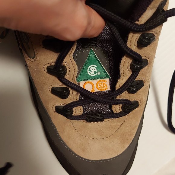 Steel - Toed work or hiking shoes - Picture 8 of 9